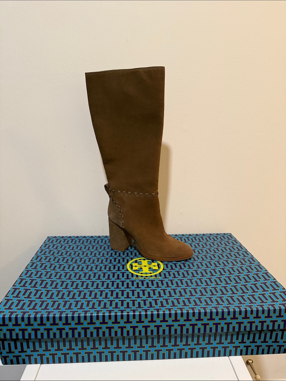 Tory Burch Women's Contraire 90MM NAT Suede River Rock Knee Boots size 8 NWT